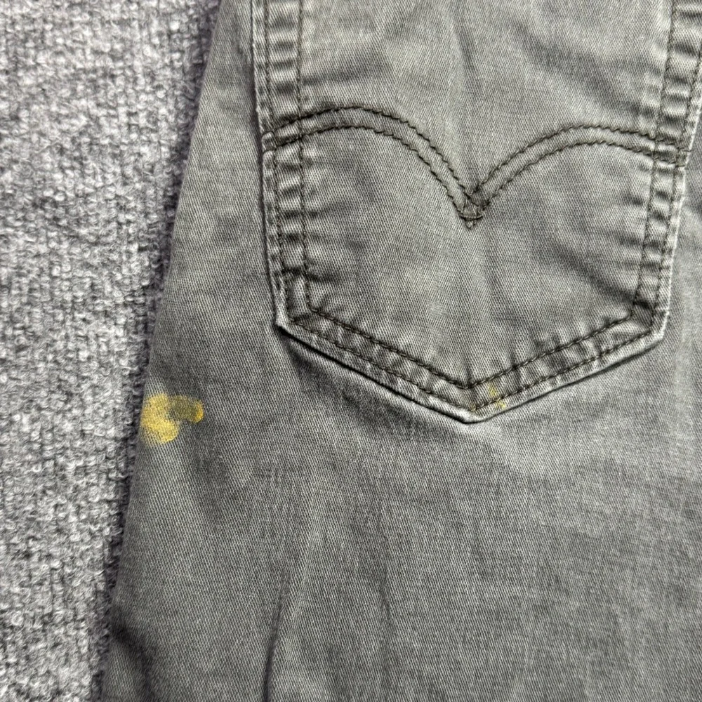 Levi Strauss 502 Taper Fit Mens 33x30 Gray‎ Distressed Workwear Denim Jeans